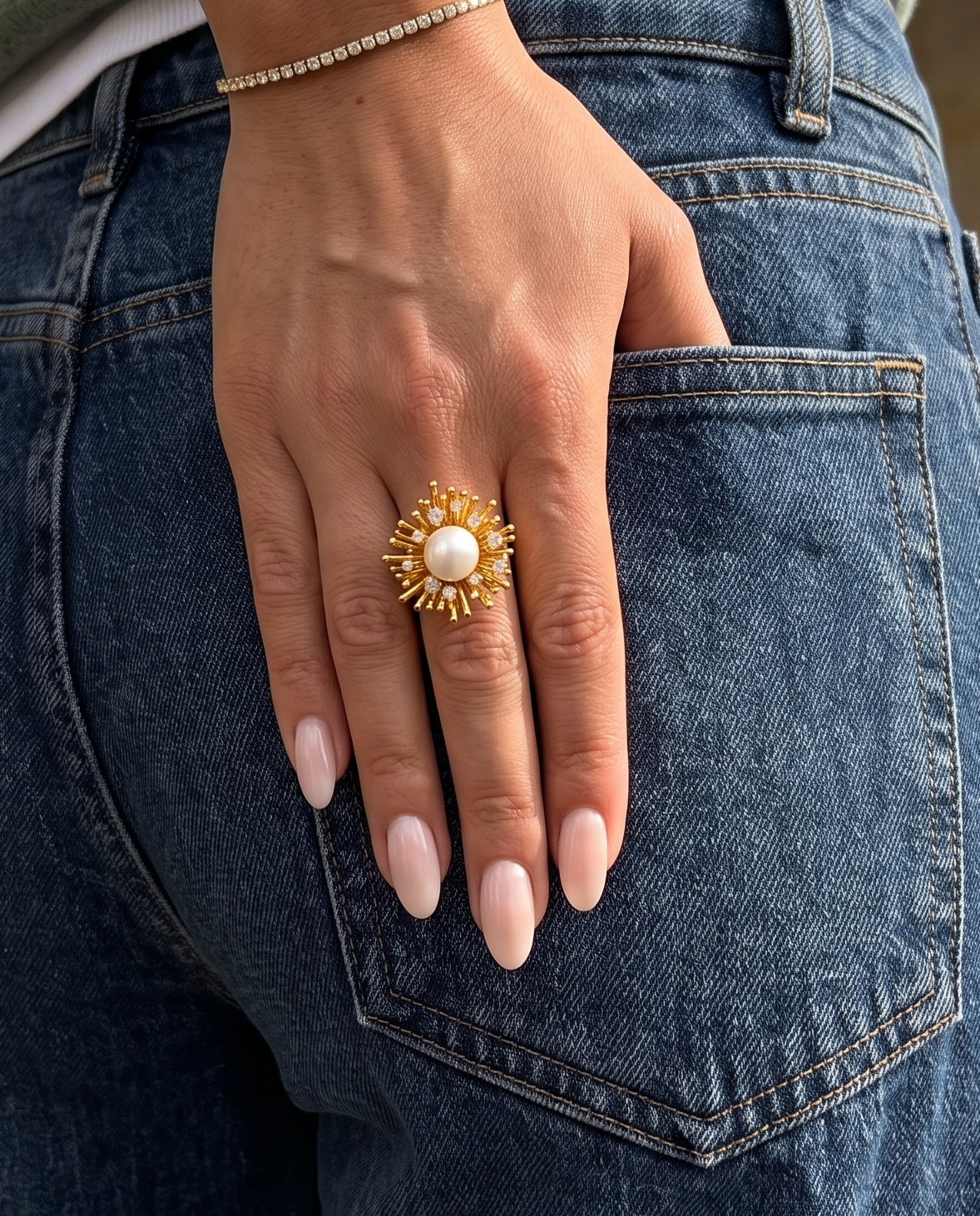 Queen Swarovski Bloom Gold Ring