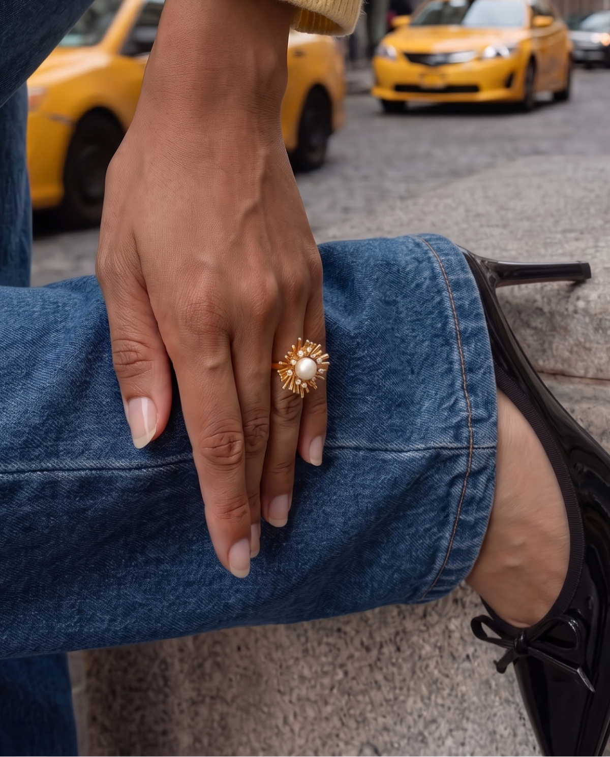 Queen Swarovski Bloom Gold Ring