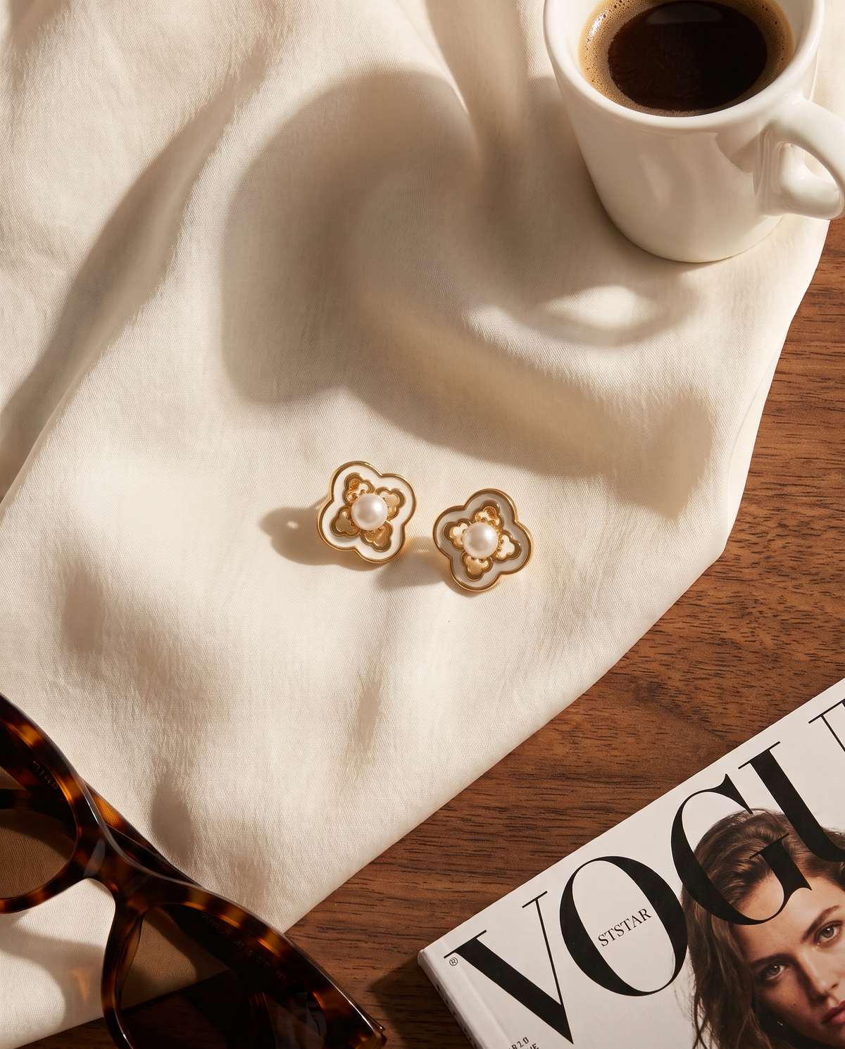 Artist Quatrefoil Pearl Earring