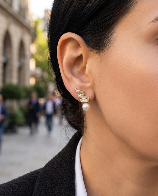 Queen Twirl Pearl Earring